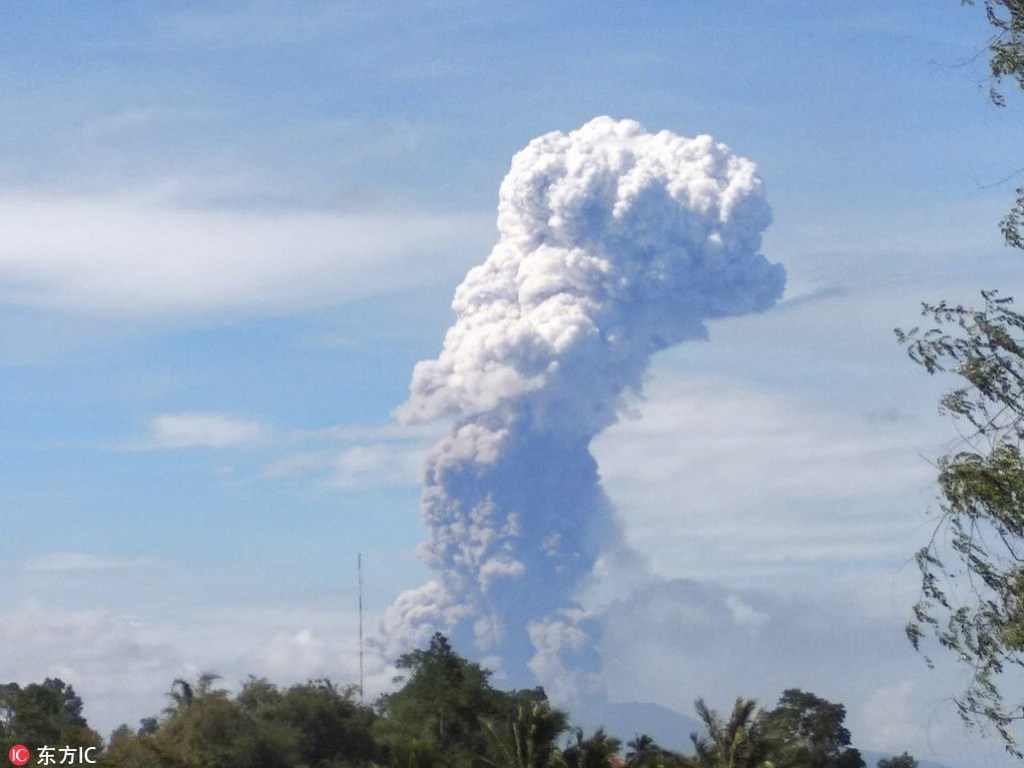 В Индонезии после землетрясения «проснулся» вулкан (ФОТО, ВИДЕО)