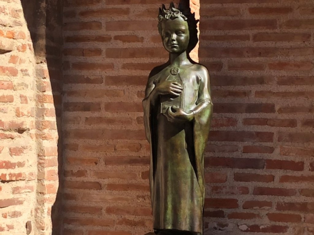 В Тулузе появился памятник дочери великого князя Ярослава Мудрого (ФОТО)
