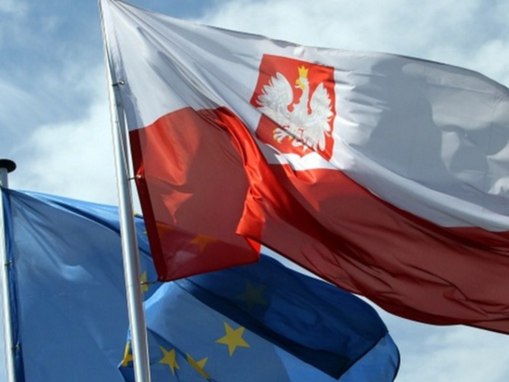 Из-за игнорирования директив Евросоюза Польша может временно лишиться права голоса &#8212; политолог
