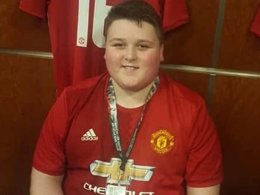 13-летний подросток стал самым юным британцем, который погиб от ожирения (ФОТО)