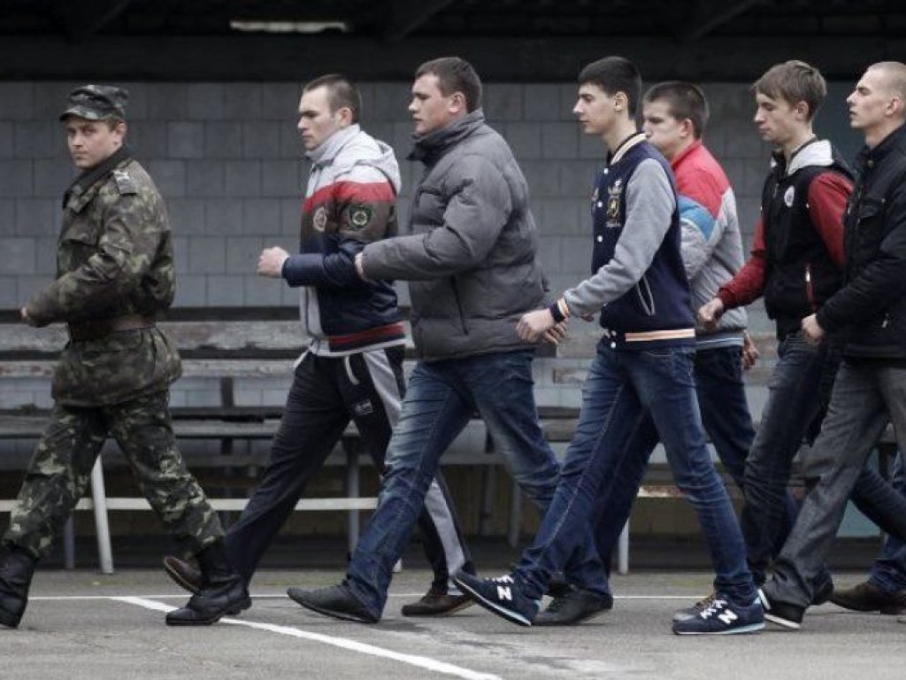 68% призывников проигнорировали повестку в военкомат Ужгорода