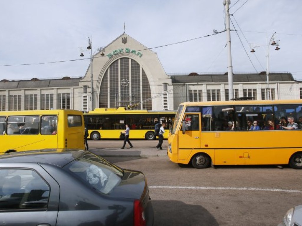 Эксперт оценил возможность отмены маршруток на улицах Киева
