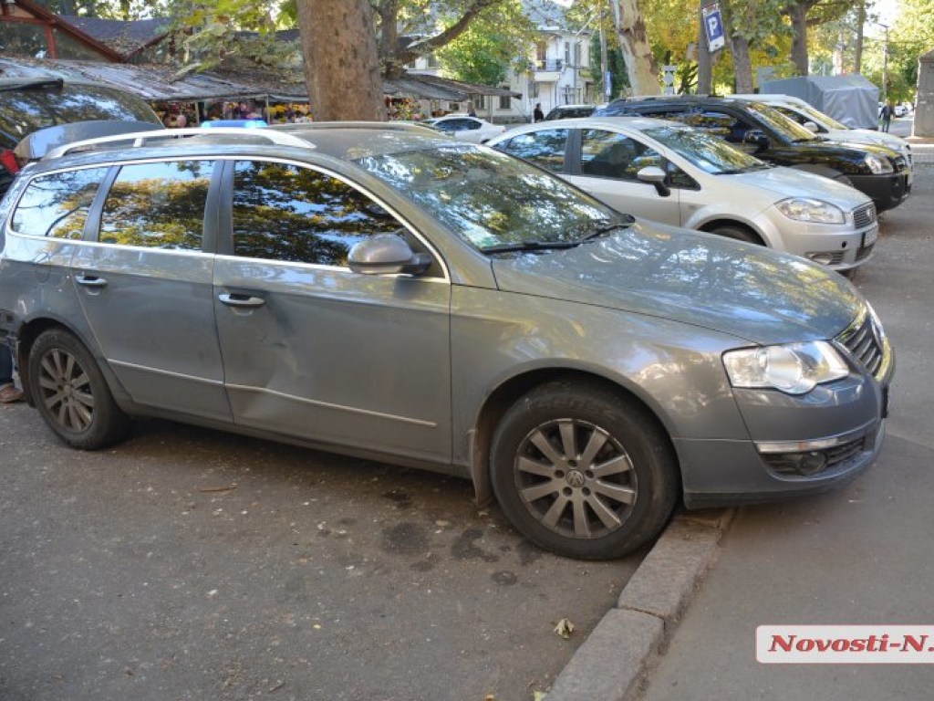 В центре Николаева столкнулись два Volkswagen (ФОТО)