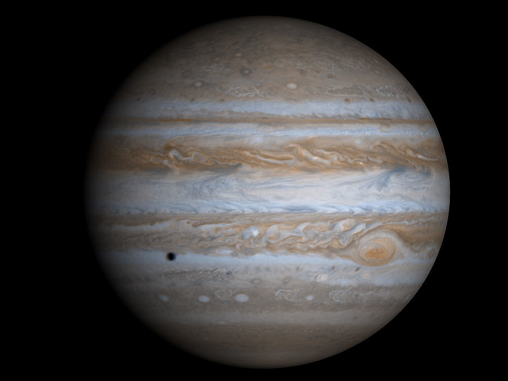 «Юпитер взорвал тайную планету»: Яркая вспышка в ночном небе России озадачила Сеть (ФОТО)