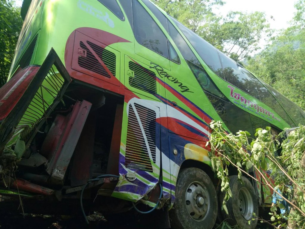Более 50 человек пострадали в ДТП с туристическим автобусом в Таиланде