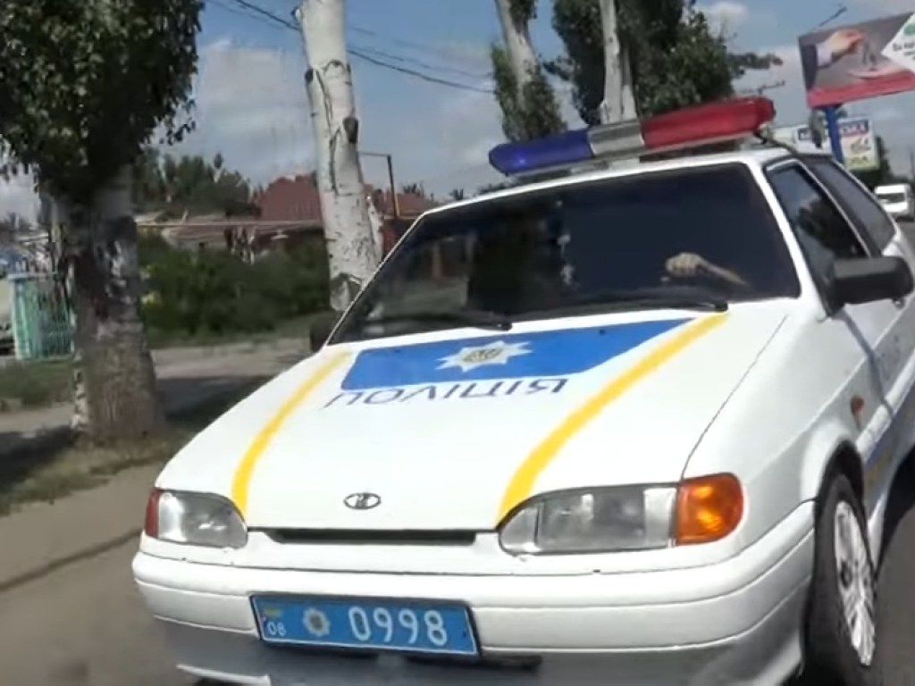 В Мелитополе неадекватный мужчина напал на врачей