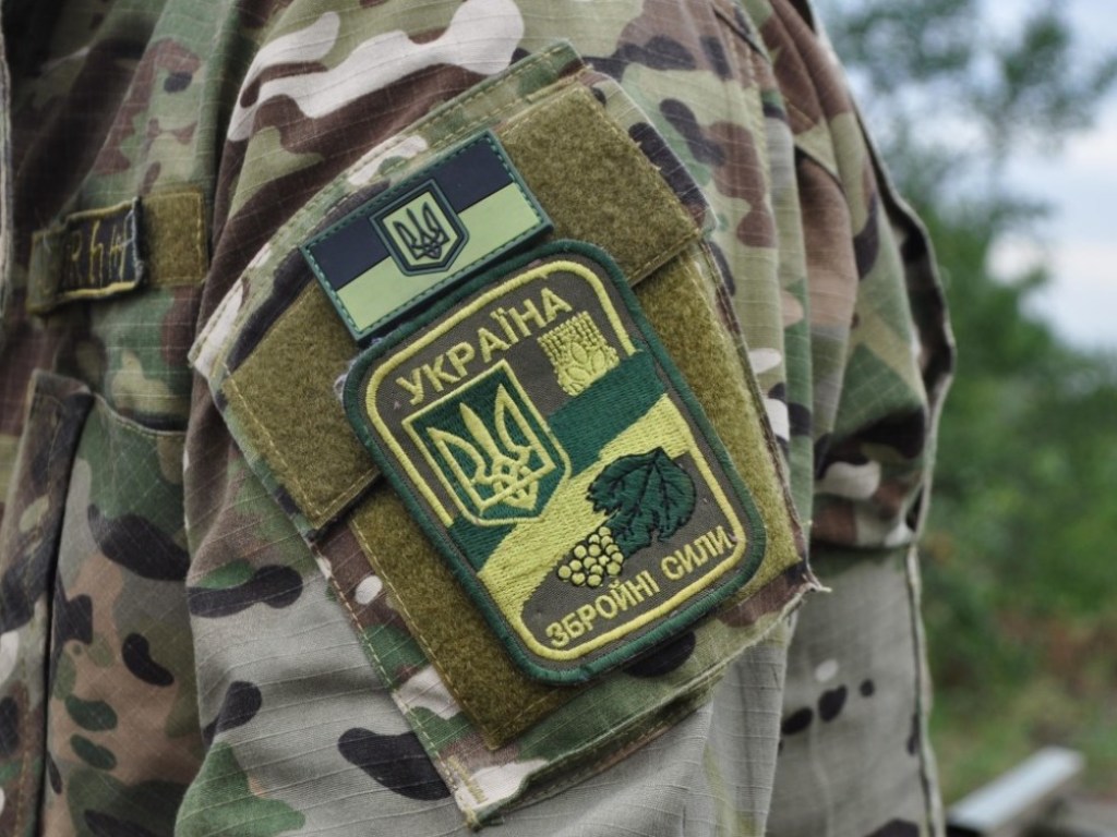 За день на Донбассе ранены двое украинских военных &#8212; штаб