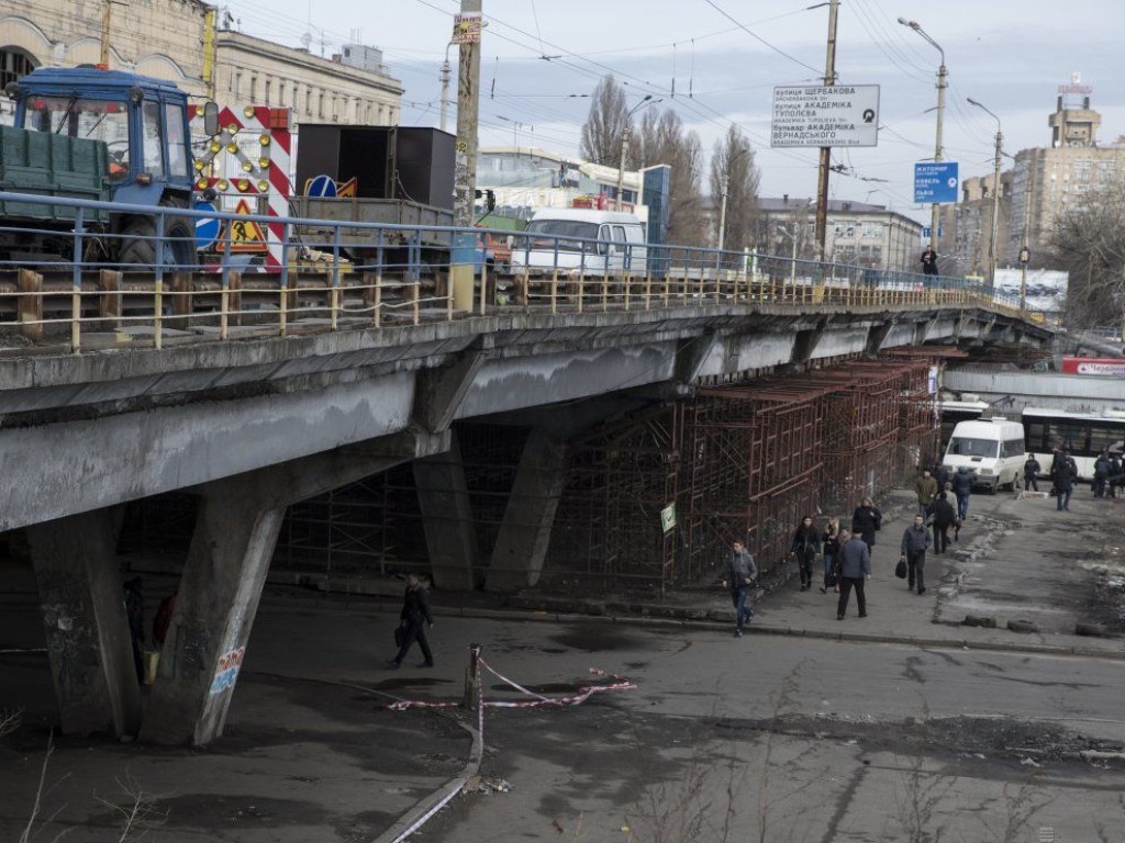 В первые выходные ноября в Киеве снесут Шулявский путепровод