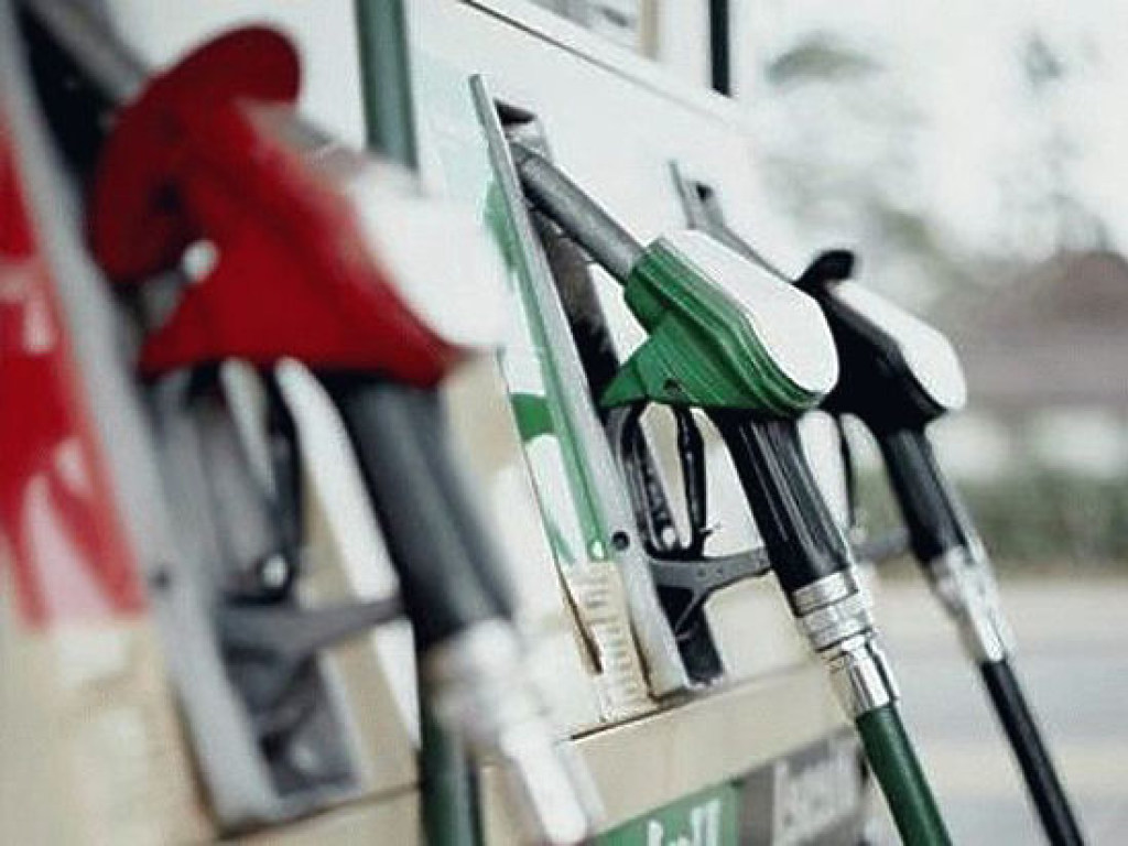 «Бензиновая лихорадка: эксперт назвал причины подорожания топлива