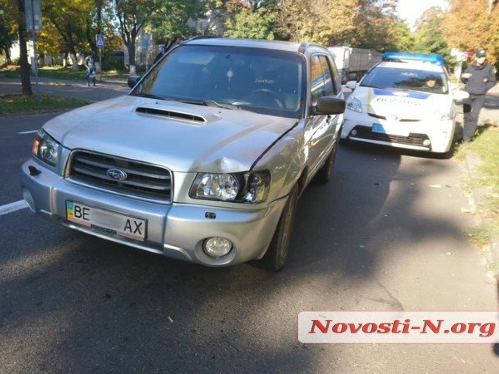 В Николаеве возле пешеходного перехода девушка попала под колеса Subaru (ФОТО)