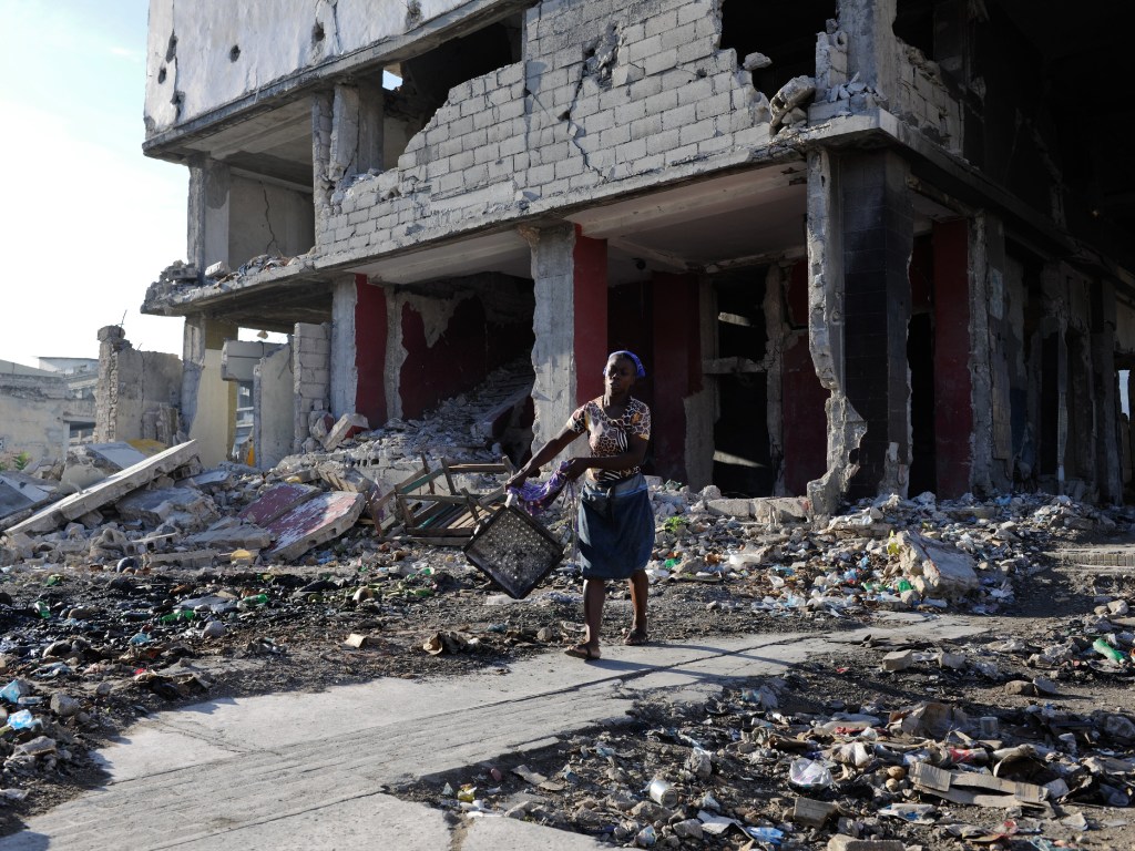 Количество жертв землетрясения на Гаити возросло до 17 человек, разрушены тысячи домов