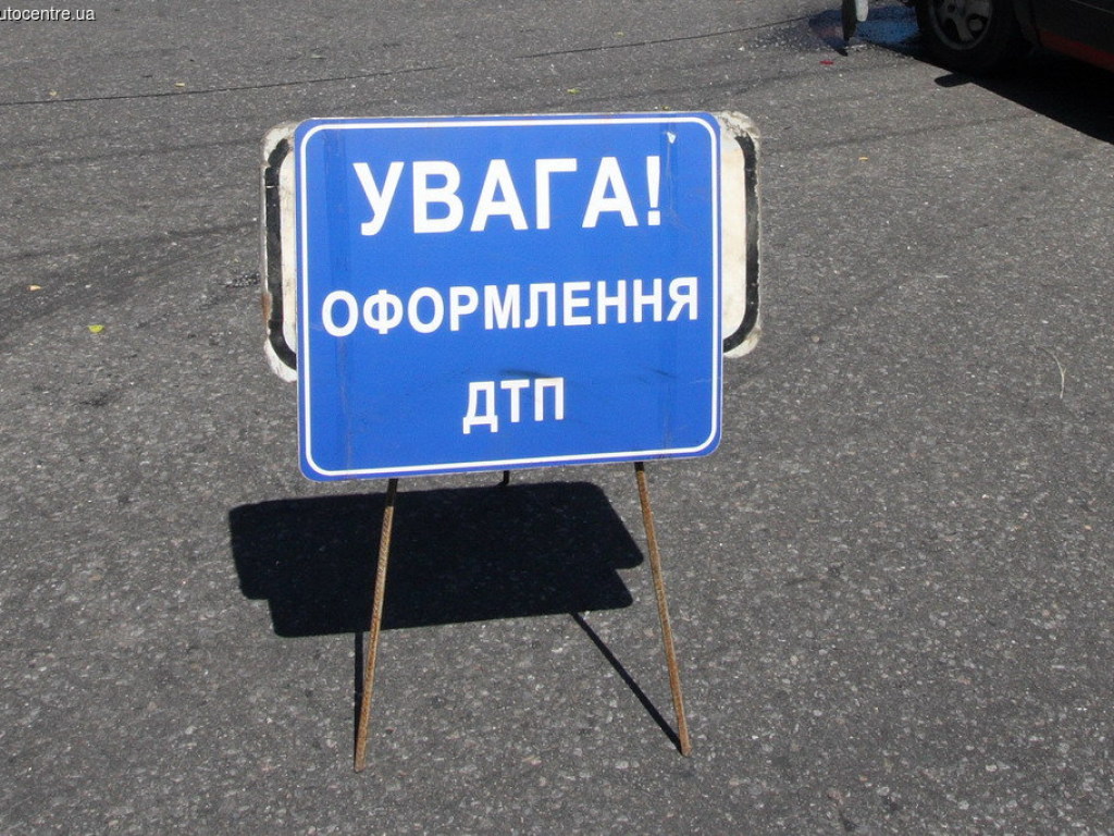 В Одессе автомобиль врезался в забор кладбища (ВИДЕО)