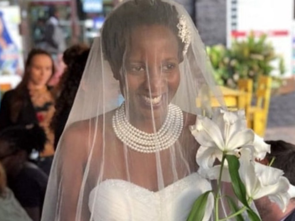 32-летняя уроженка Уганды вышла замуж за себя из-за упреков родни