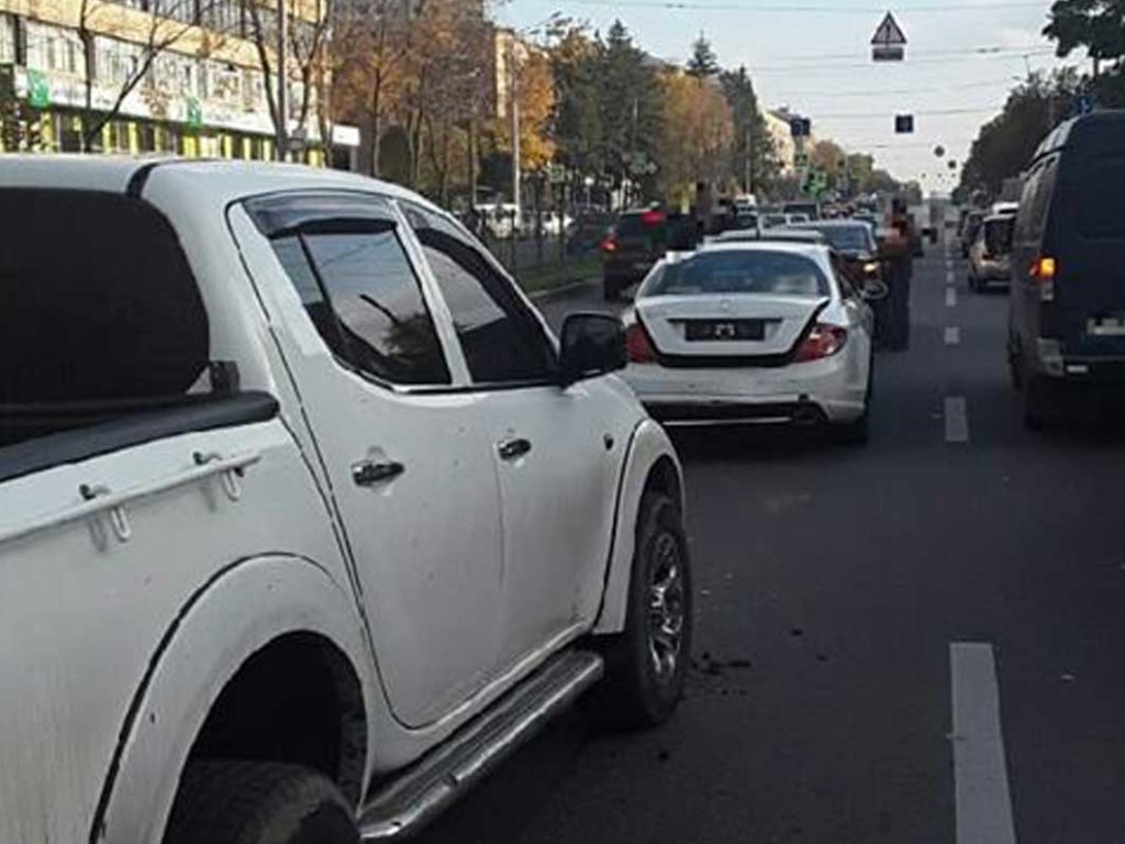 ДТП в центре Харькова: столкнулись четыре авто (ФОТО)