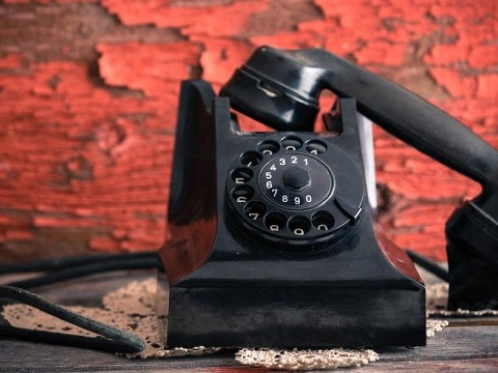 Неделю будут без связи: в центре Чернигова повредили телефонный кабель