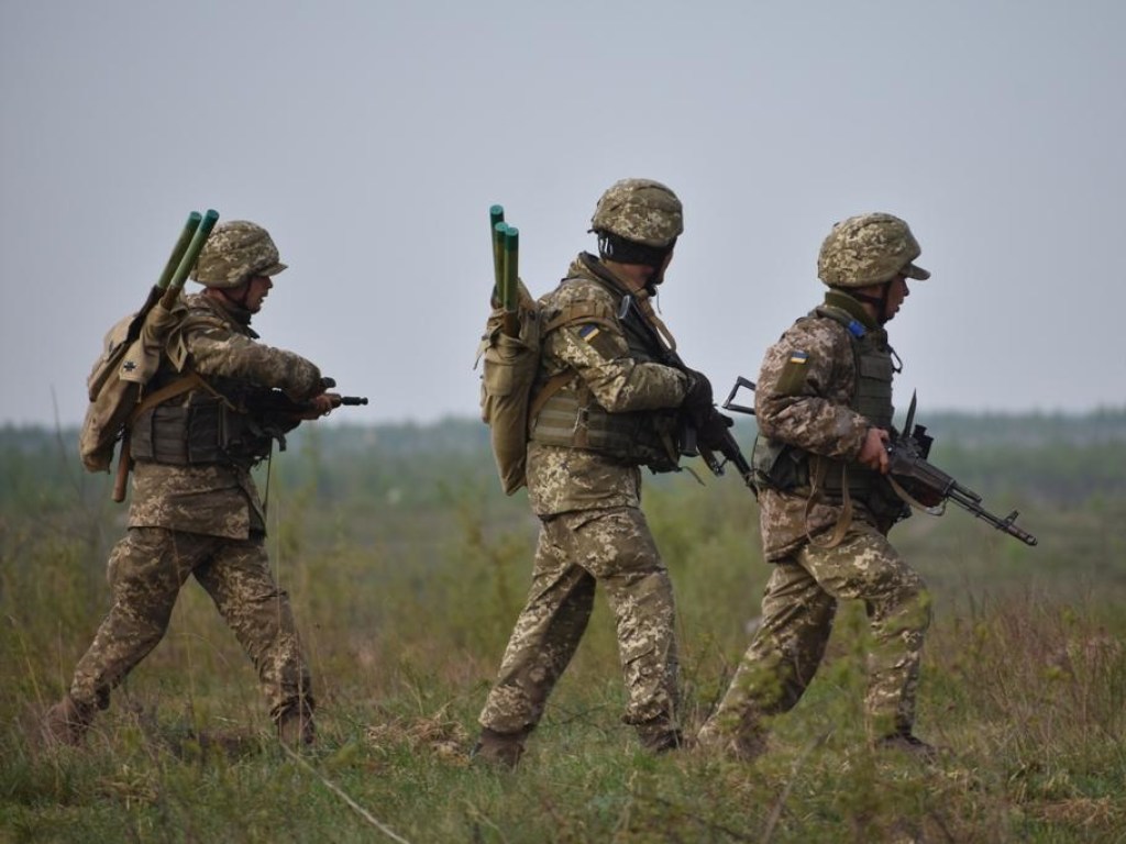 За сутки ВСУ на Донбассе атаковали 27 раз