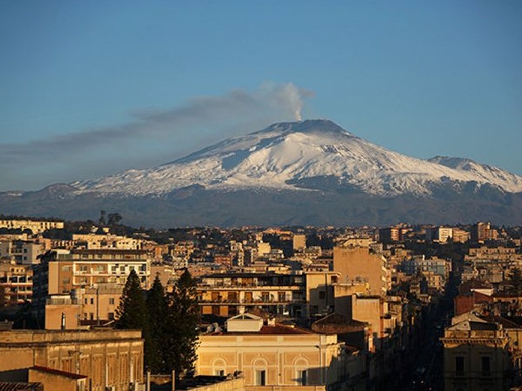 Сицилийский вулкан может вызвать гигантское цунами во всем Средиземноморье