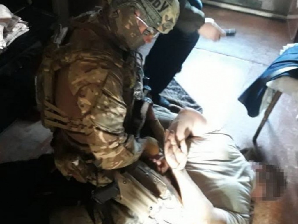 Дежурил на блокпостах: сотрудники контрразведки СБУ поймали боевика «ДНР» (ФОТО)