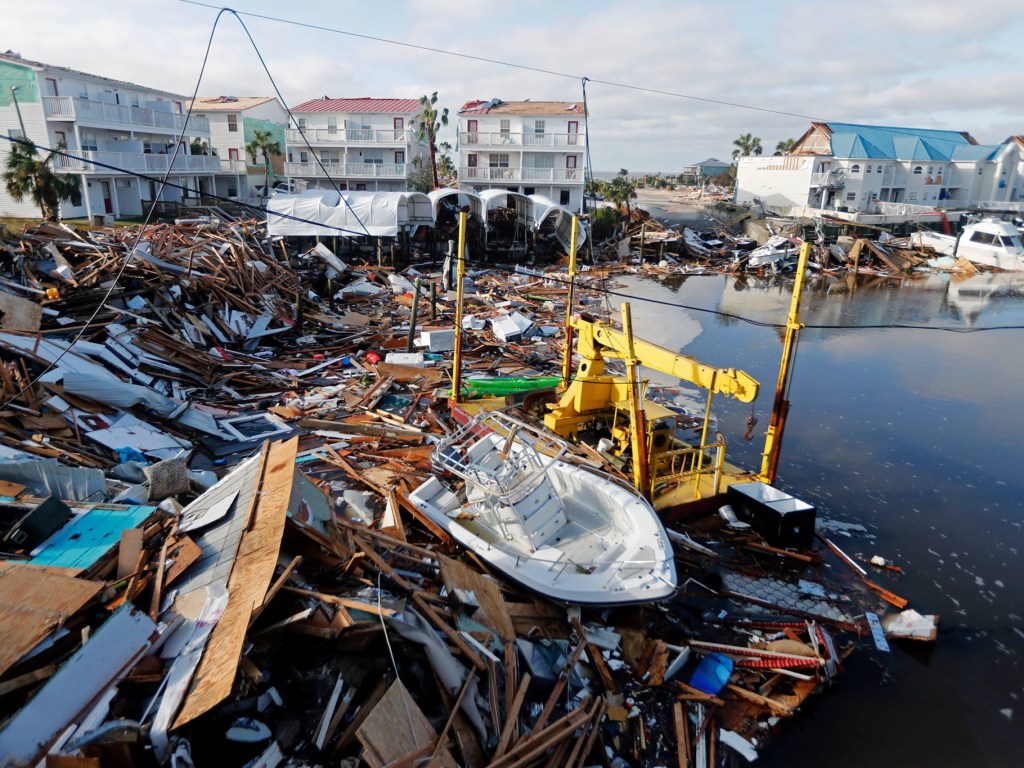 В США число жертв урагана «Майкл» возросло до 16