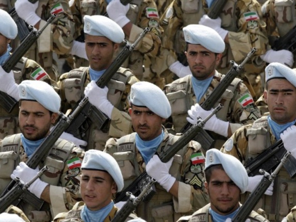 Арабский политолог объяснил, зачем Иран занялся укреплением свой армии