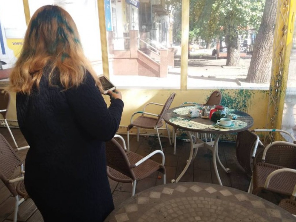 В Запорожье активиста облили зеленкой (ФОТО, ВИДЕО)