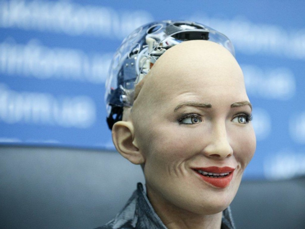 Робот «София» высказалась о выборах президента в Украине