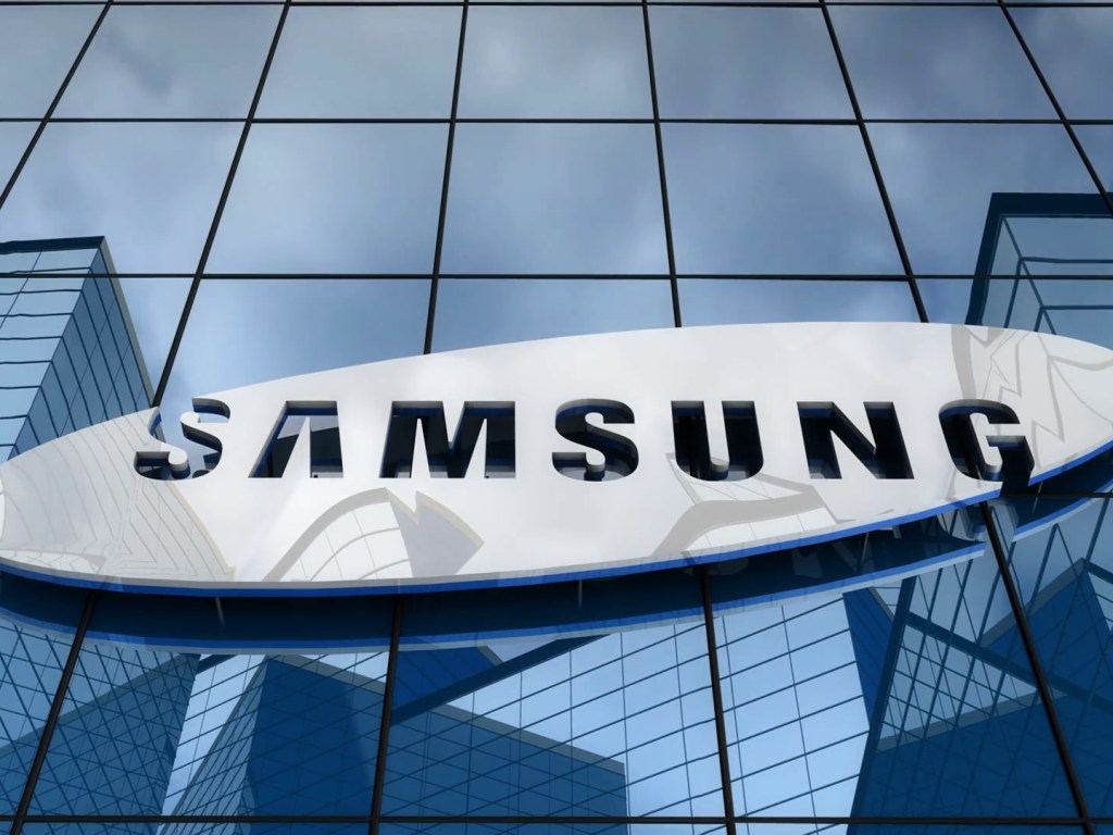 Пугающий размер: Samsung готовит смартфон с гигантским экраном