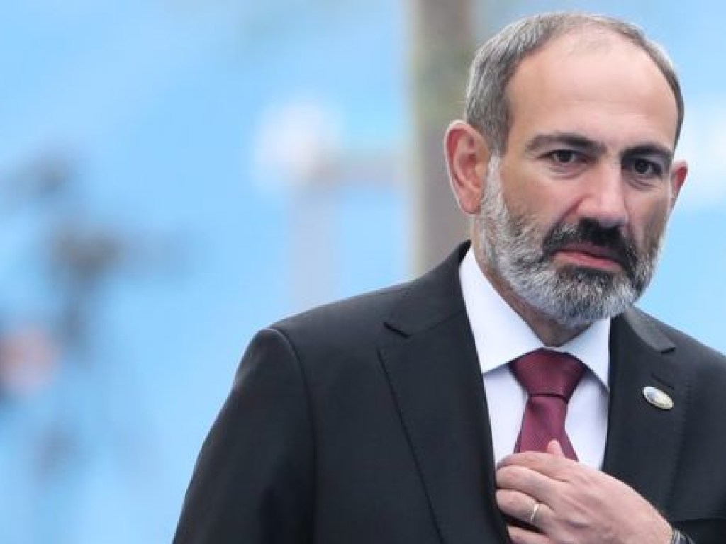 Премьер-министр Армении Пашинян официально объявил об отставке