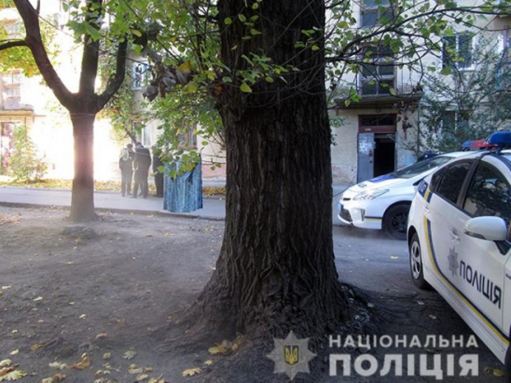 «Герой парковки» в Ивано-Франковске угрожал пистолетом возмущенным соседям (ФОТО)