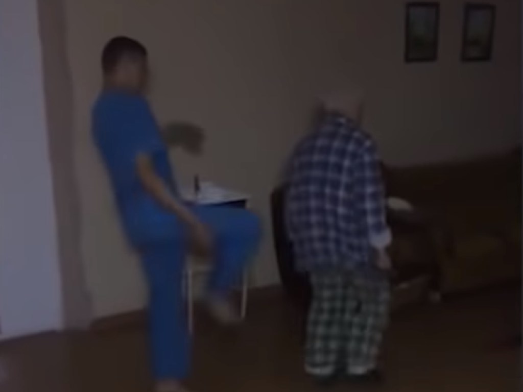В РФ  умер пенсионер после издевательств санитаров психоневрологической больницы (ВИДЕО)