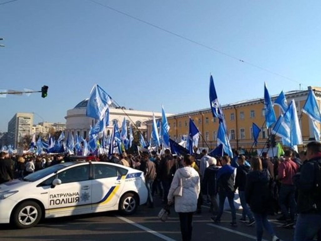 В Киеве началась акция протеста профсоюзов Украины (ФОТО, ВИДЕО)