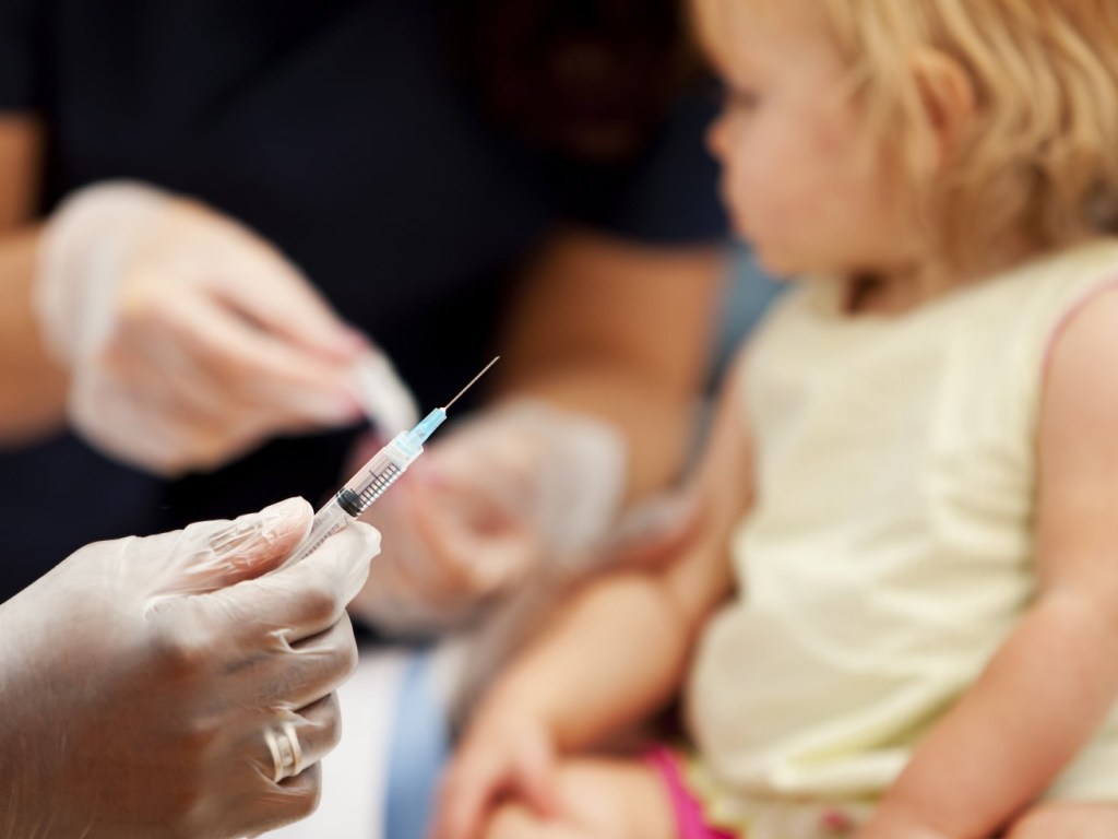Родители винят прививку: в Измаиле скончался грудничок