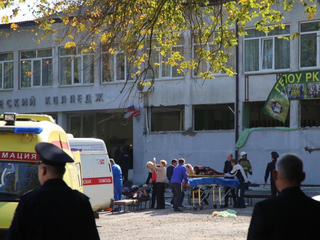 Массовое убийство в Керчи: Число жертв выросло до 21 человека, опознание тел завершено