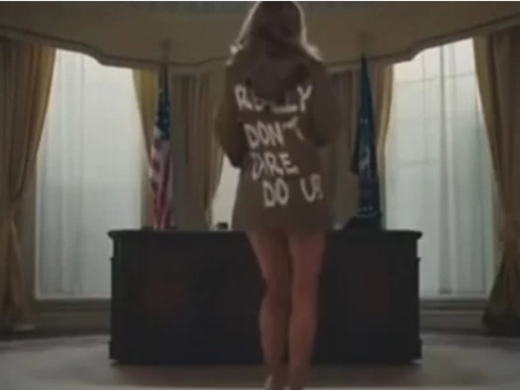 Голая Мелания Трамп станцевала стриптиз: американский рэпер опубликовал скандальное видео