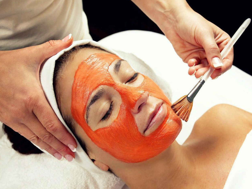 Сам себе косметолог: Витаминные маски из моркови для сухой кожи