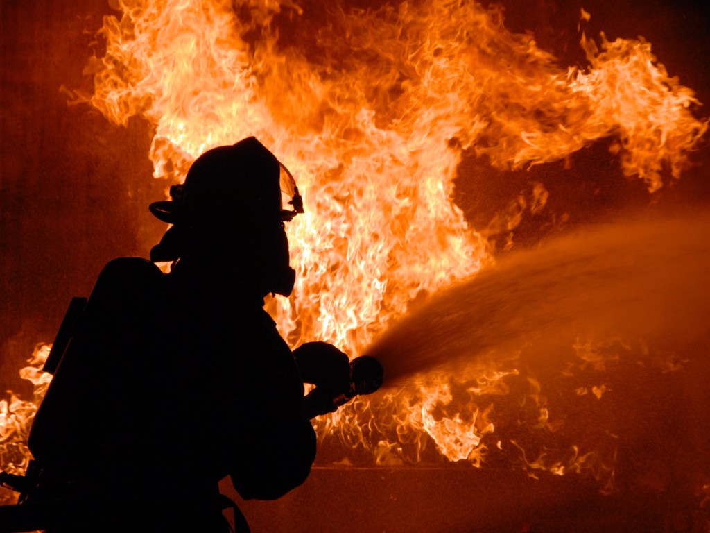 При пожаре в частном доме Днепра пострадала женщина