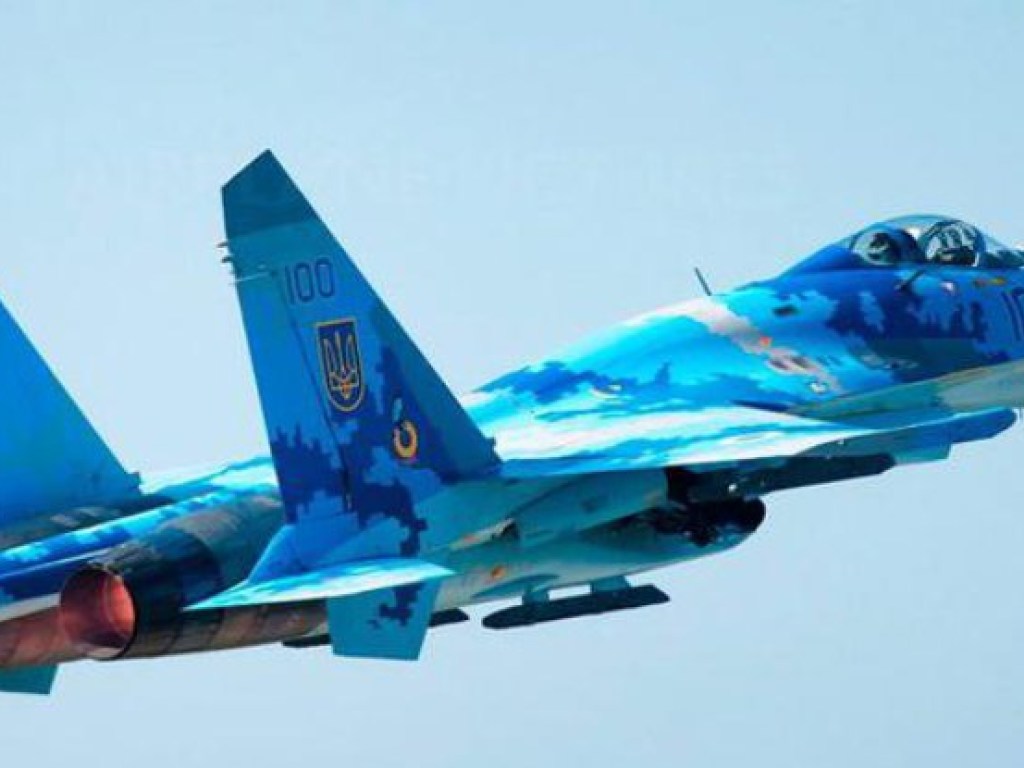 Появилось видео с пилотами Су-27 перед началом полета (ВИДЕО)
