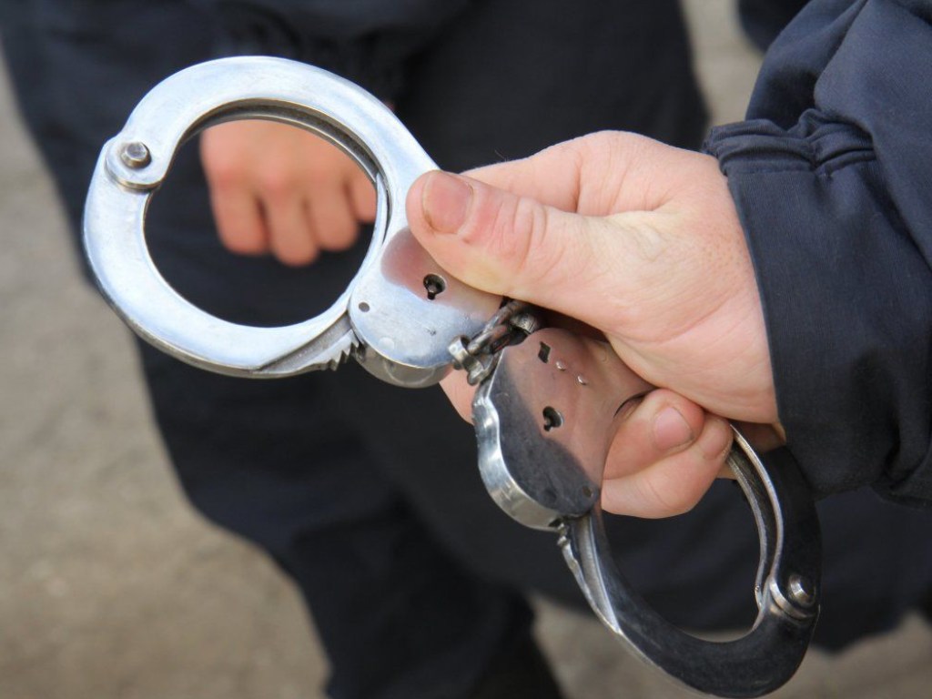 В Харькове 40-летний мужчина изнасиловал 16-летнюю падчерицу