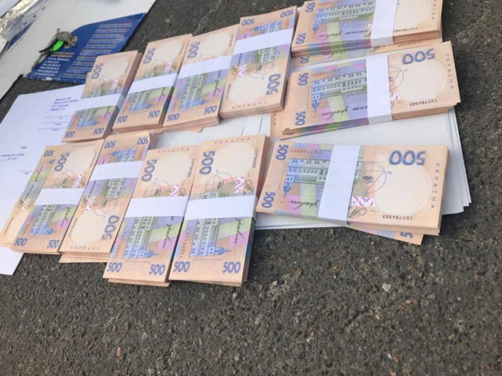 В Киеве задержали замруководителя «Ледового стадиона» на взятке в 650 тысяч гривен (ФОТО)
