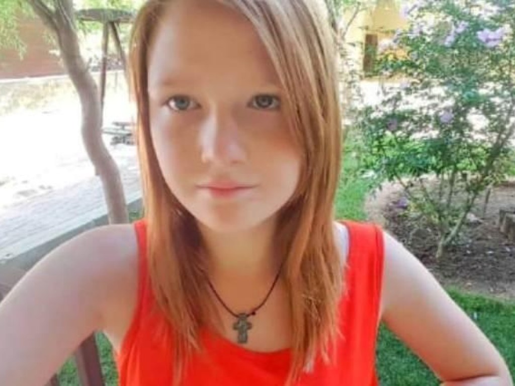 В Киеве сутки разыскивают 15-летнюю девочку (ФОТО)