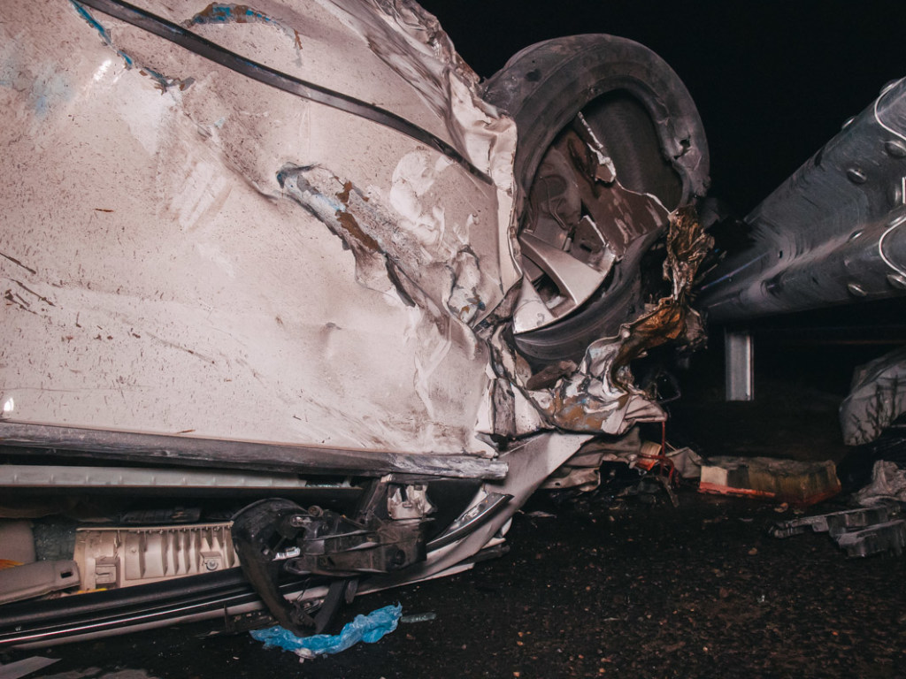 Автомобиль перевернулся на крышу: На Киевщине игроки ФК «Колос» попали в ДТП (ФОТО, ВИДЕО)
