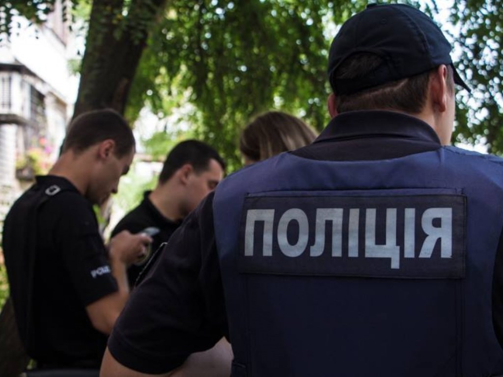 Затолкали в авто и увезли: В центре Львова похитили турка и требуют выкуп 100 тысяч долларов