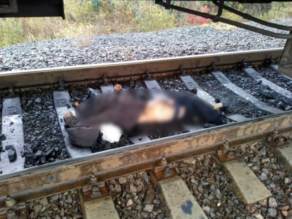 На Закарпатье поезд насмерть сбил мужчину (ФОТО)