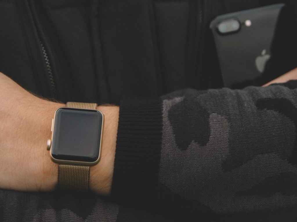 С помощью Apple Watch можно следить за людьми (ВИДЕО)