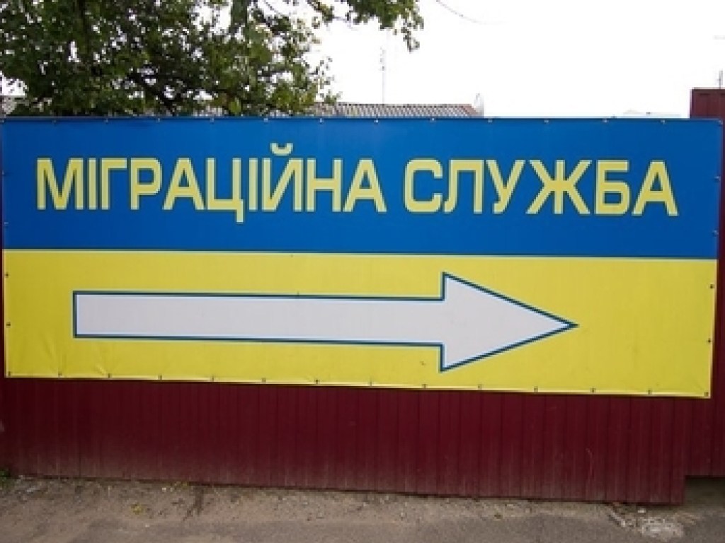 Иностранные работники с временной пропиской могут быть депортированы из Украины