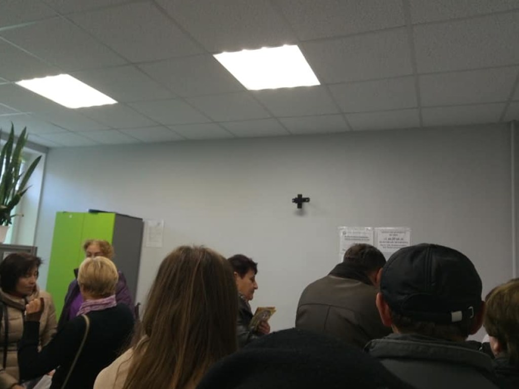 Киевляне шокированы сентябрьскими платежками, в сервисных центрах очереди (ФОТО)