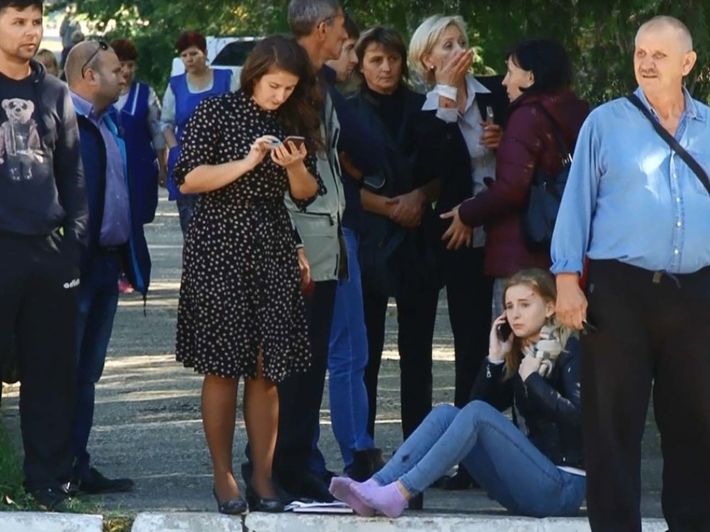 Ляп в телеэфире: журналистам удалось «поговорить» с погибшей при стрельбе в Керчи девушкой (ВИДЕО)