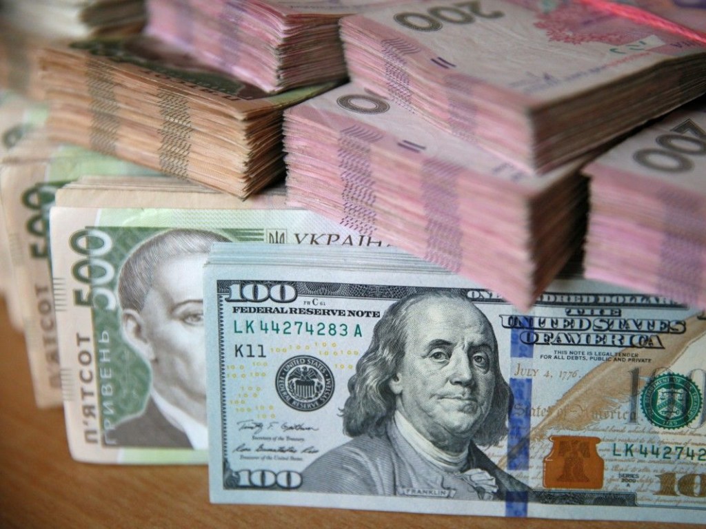 НБУ установил официальный курс гривны на уровне 28,14 гривны за доллар