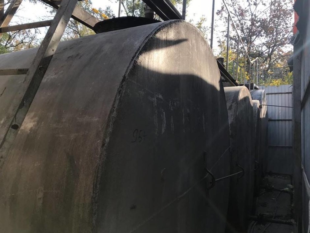 Силовики изъяли 500 тонн контрафактного топлива в Киевской области (ФОТО)