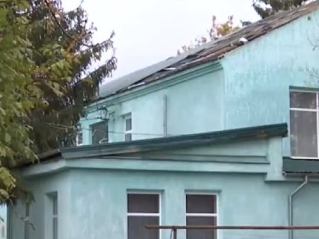 Ураган сорвал крышу с детсада в Одесской области (ВИДЕО)